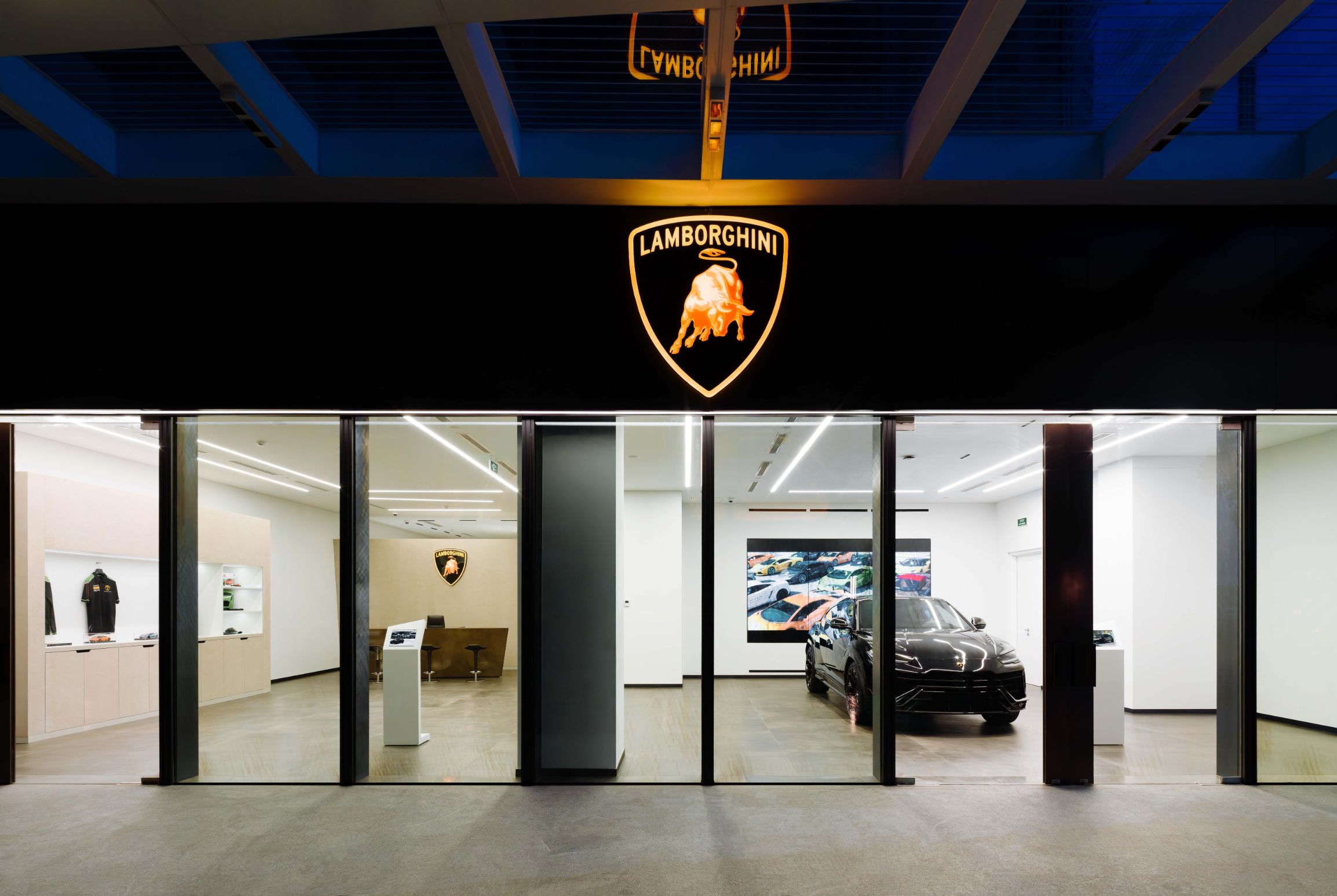 showroom Lamborghini HCMC Hilton 22 Lamborghini HCMC ra mắt showroom thế hệ mới: Hiện đại, phong cách và tiện nghi