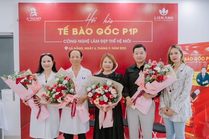 Diễn viên Mỹ Hạnh 5 Diễn viên Mỹ Hạnh gặp gỡ các chuyên gia làm đẹp tại Đà Nẵng