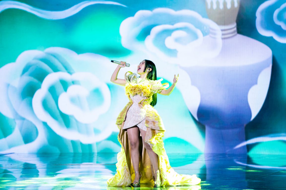 Vietnam Idol 2023 2 Phương Mỹ Chi bật khóc vì được ôm Mỹ Tâm trên truyền hình
