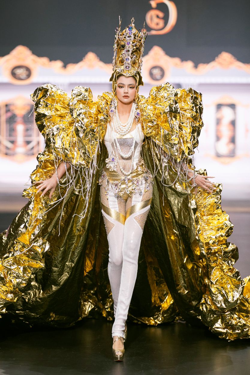 fantasy 2 10 hoa hậu, á hậu đấu vedette cực đỉnh tại Golden Era By Le Long Dung
