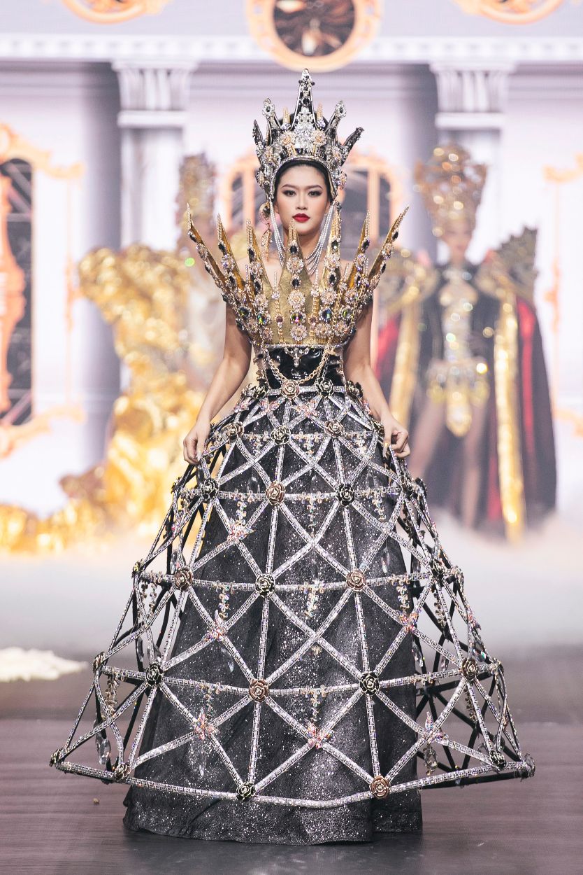 fantasy 4 10 hoa hậu, á hậu đấu vedette cực đỉnh tại Golden Era By Le Long Dung