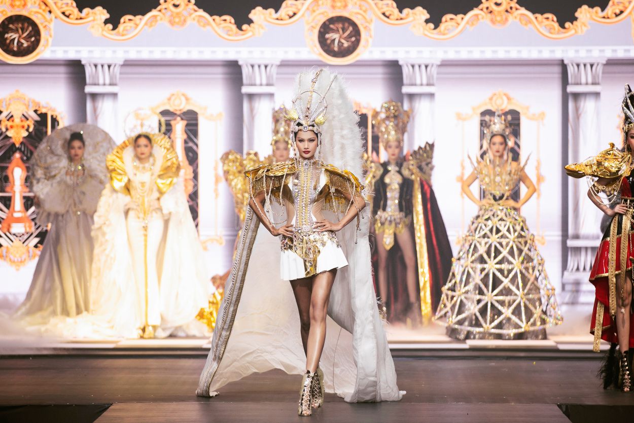 fantasy 7 10 hoa hậu, á hậu đấu vedette cực đỉnh tại Golden Era By Le Long Dung