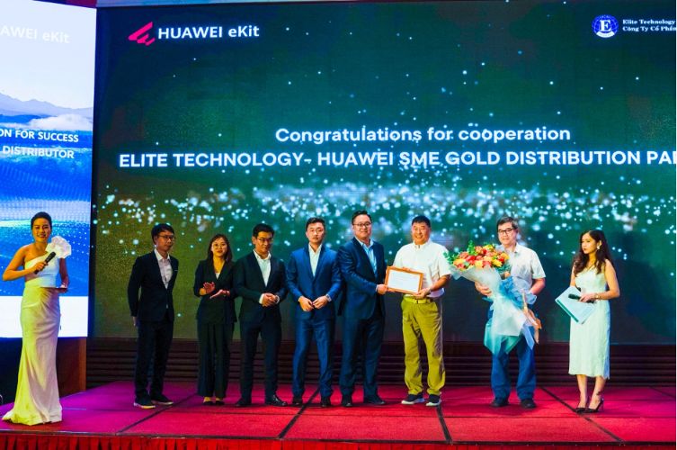 1. Huawei ra mắt hệ sinh thái giải pháp Huawei eKit dành riêng cho doanh nghiệp vừa và nhỏ Huawei ra mắt hệ sinh thái giải pháp Huawei eKit dành riêng cho doanh nghiệp vừa và nhỏ