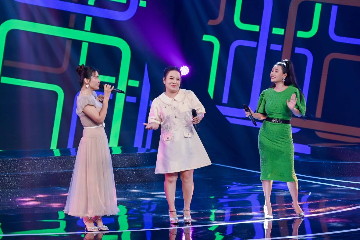 3 giọng ca nữ Lâm Vỹ Dạ ngạc nhiên, khâm phục khi thấy Lê Trang vừa diễn vừa hát 