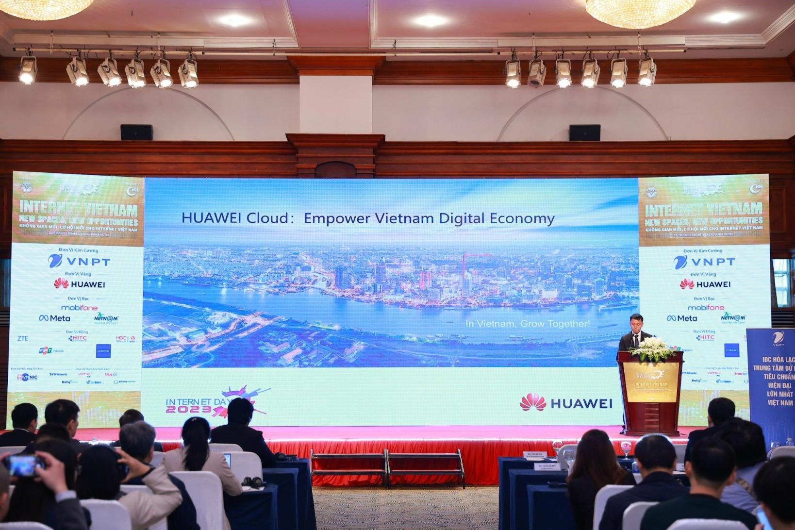 Huawei TCBC Internet day 1 Huawei Cloud chia sẻ lợi ích cho các doanh nghiệp, tiếp sức nền kinh tế số Việt Nam