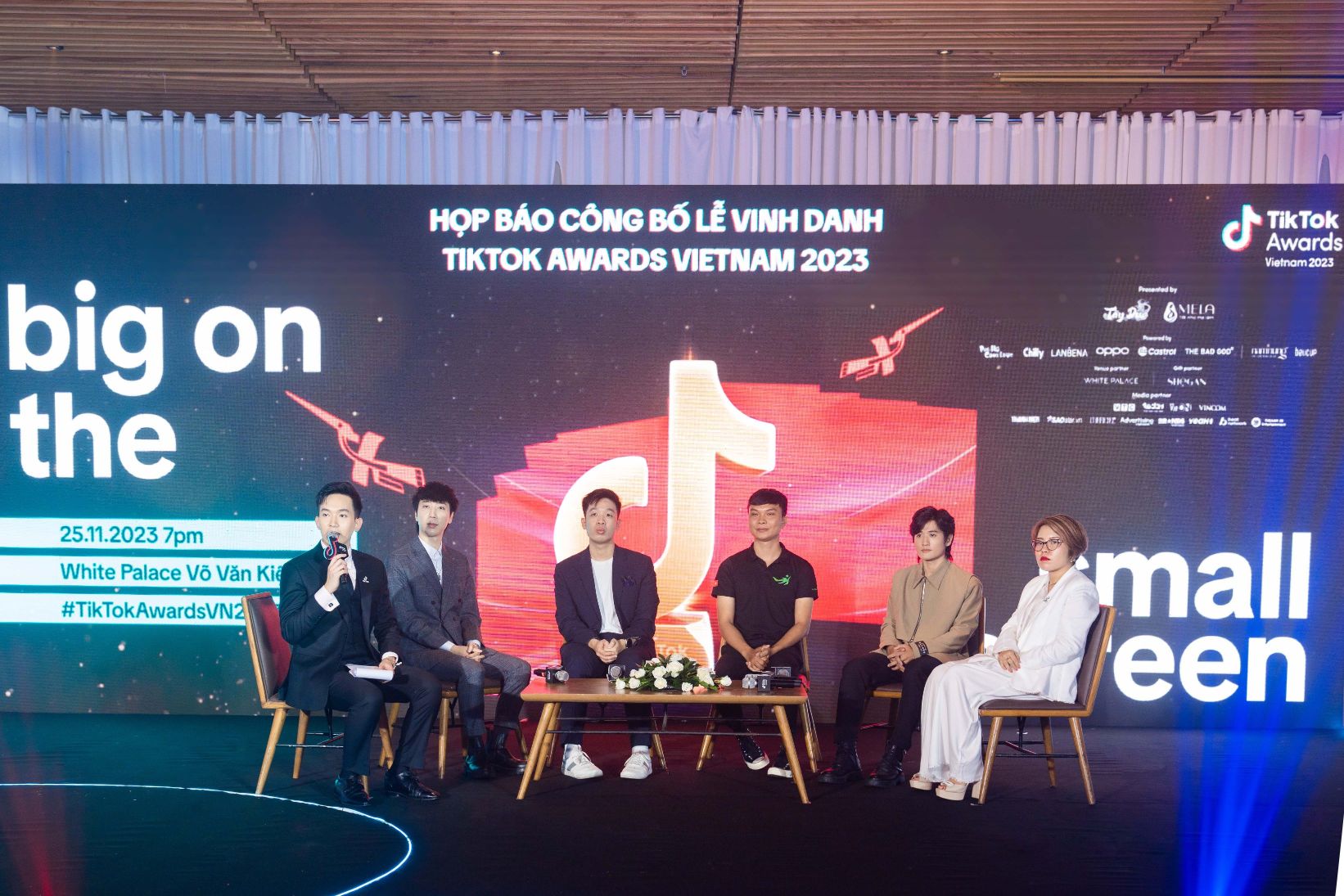 TikTok Awards Việt Nam 2023 khởi động với chủ đề Big On The Small Screen 2 TikTok Awards Việt Nam 2023 khởi động với chủ đề Big On The Small Screen