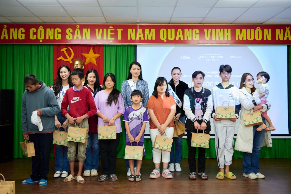 Miss Cosmo Việt Nam 4 Hoàng Nhung ấn tượng trong các hoạt động cộng đồng tại Miss Cosmo Việt Nam 2023