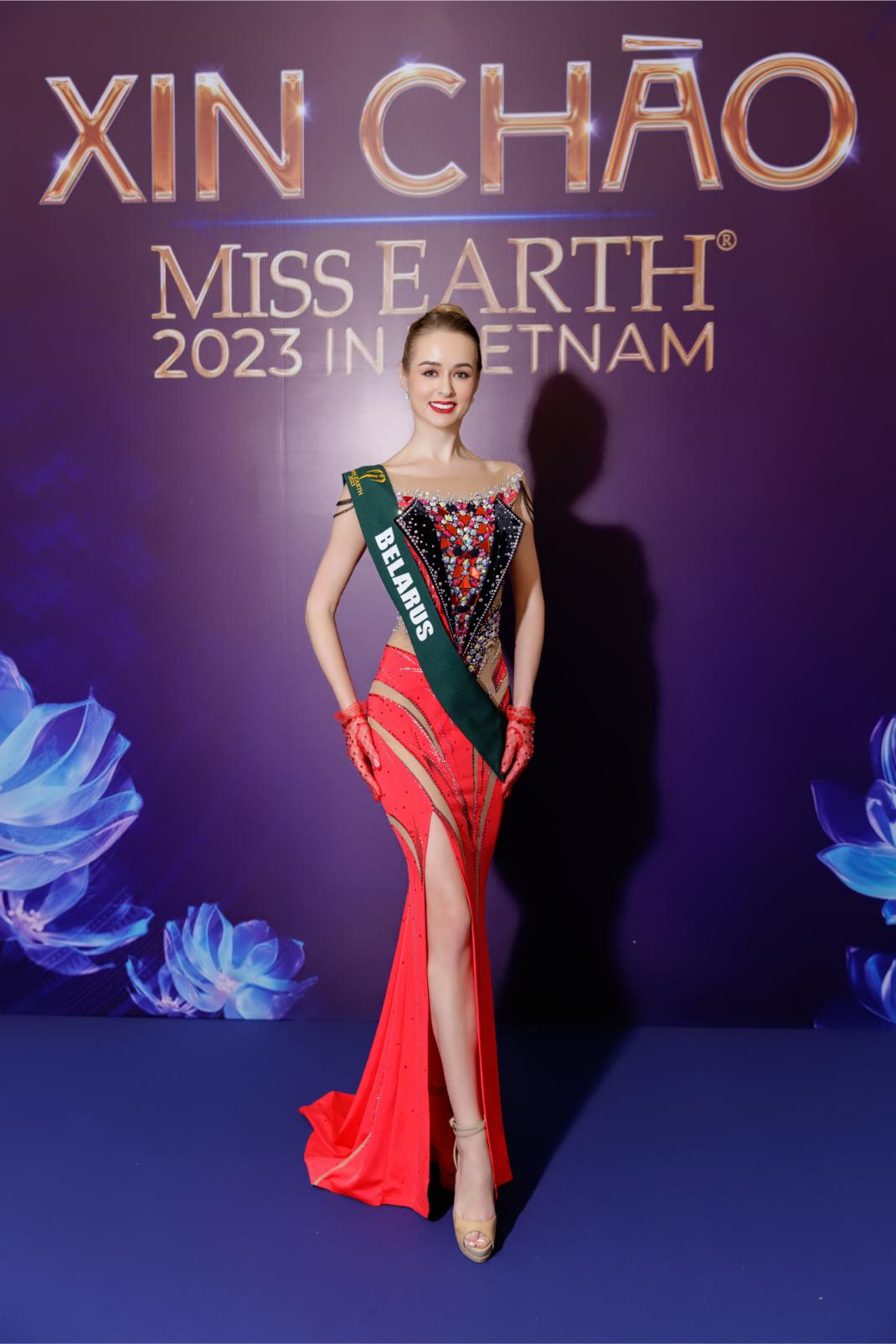 Miss Earth 1 1 90 thí sinh Miss Earth 2023 hội ngộ, lộng lẫy đọ sắc thảm xanh