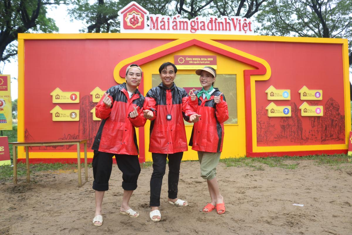IMG 6531 Quyền Linh cảm phục Thúy Diễm tạm gác “chạy show” vì Mái ấm gia đình Việt