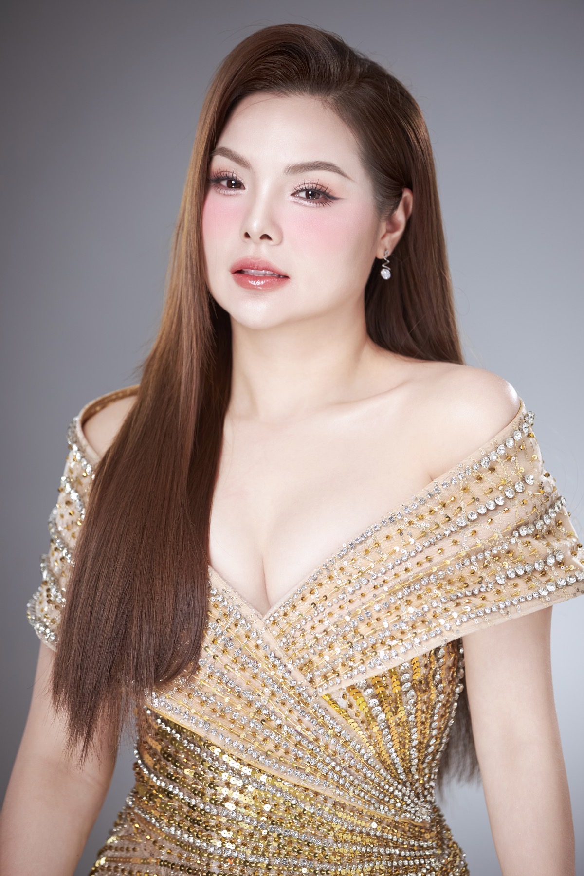  Ngọc Trang chính thức đại diện Việt Nam dự thi Mrs Globe 2024 tại Trung Quốc