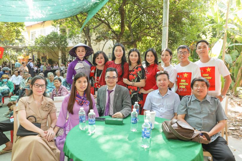 Nsnd Trinh Kim Chi kêu gọi giúp nghệ sĩ nghèo 14 NSND Trịnh Kim Chi mang Tết đến sớm tại Khu dưỡng lão nghệ sĩ 