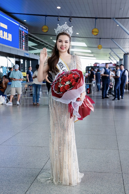 Hoa hậu Nguyễn Ngọc Trang chính thức lên đường dự thi Mrs Globe 2024 1 Hoa hậu Nguyễn Ngọc Trang chính thức lên đường dự thi Mrs Globe 2024