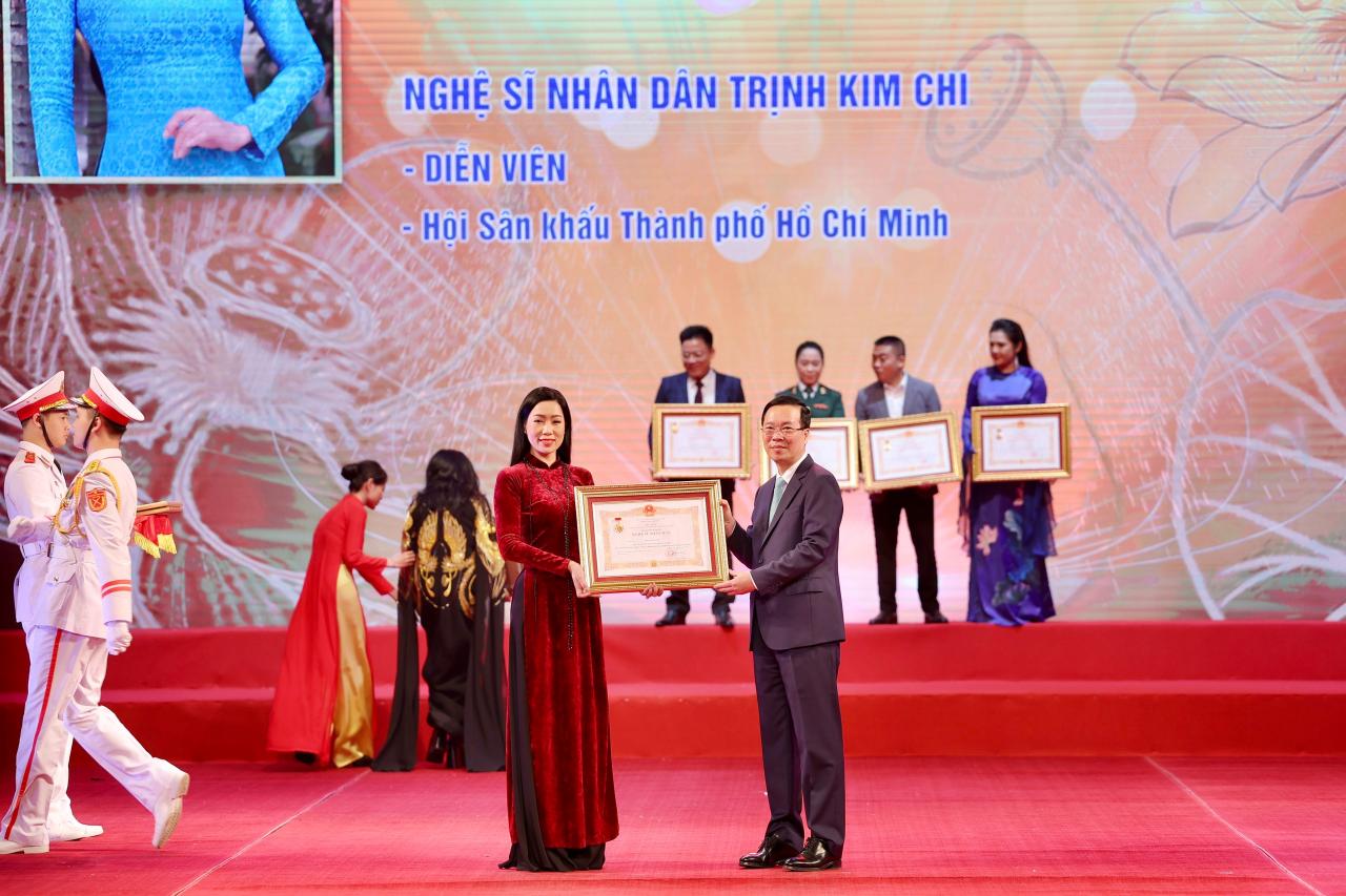 Trịnh Kim Chi nhân danh hiệu NSND 8 Trịnh Kim Chi vinh dự và tự hào nhận danh hiệu Nghệ sĩ Nhân Dân