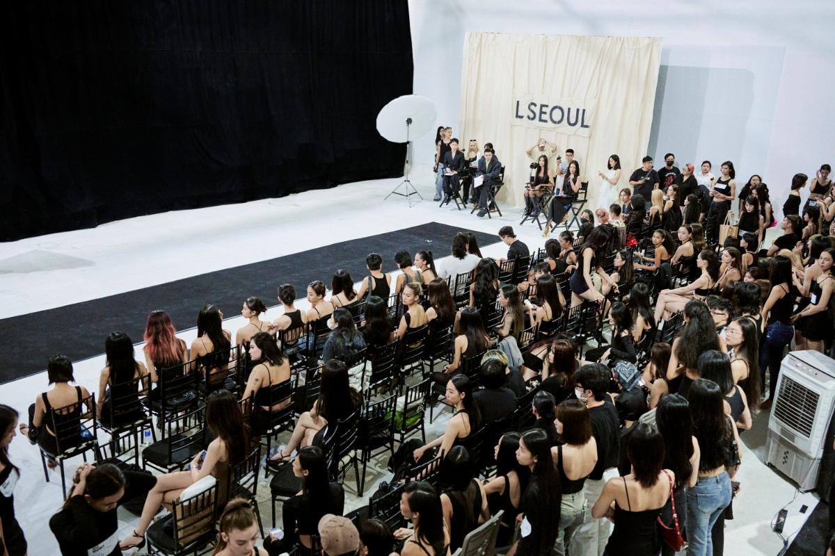 Hoang Thuy L SEOUL 9 Hoàng Thùy sang xịn mịn khi làm giám khảo casting show thời trang L SEOUL
