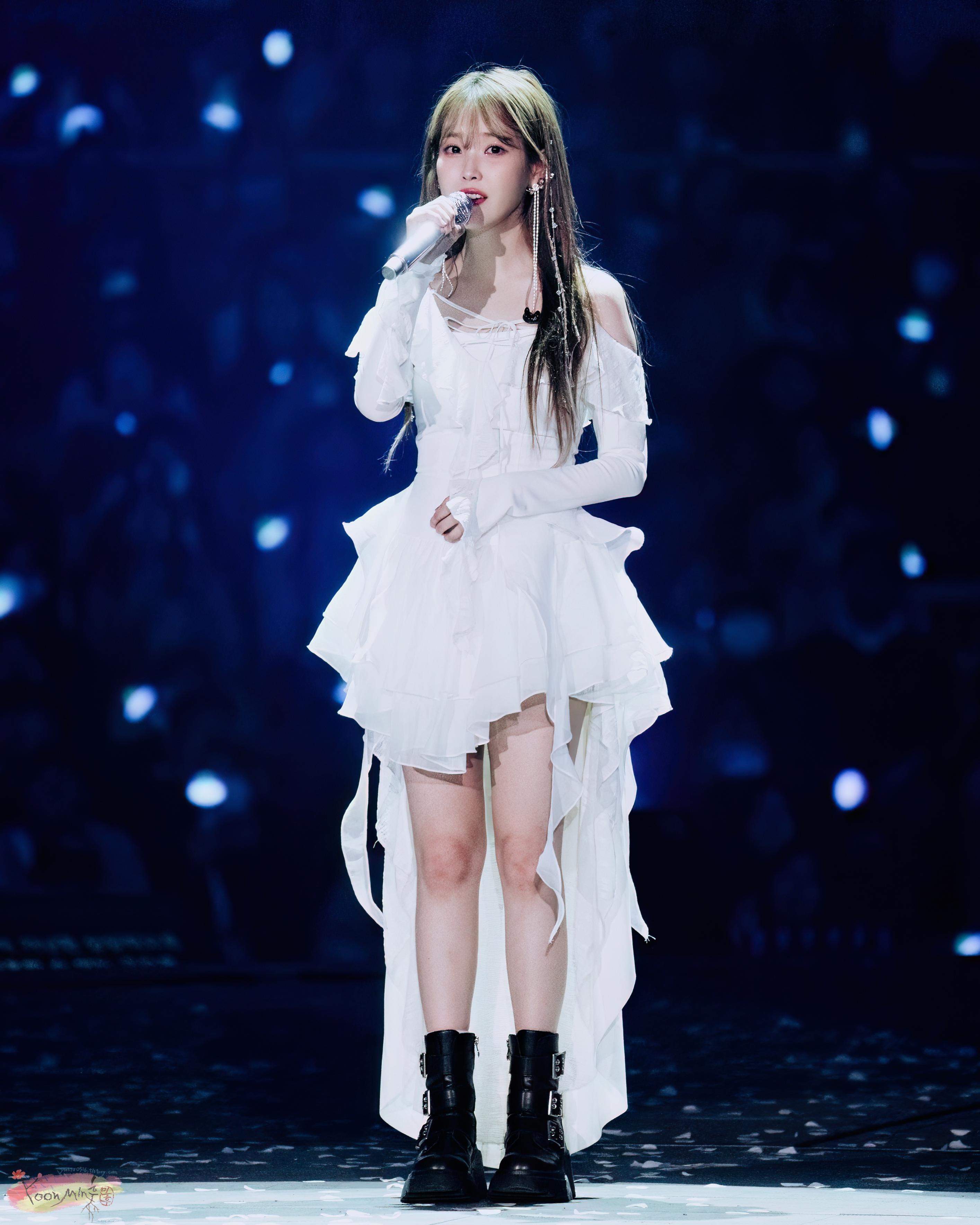 IU 1 Jennie (BLACKPINK) cùng loạt sao Hàn ‘rủ nhau’ mặc đồ L SEOUL