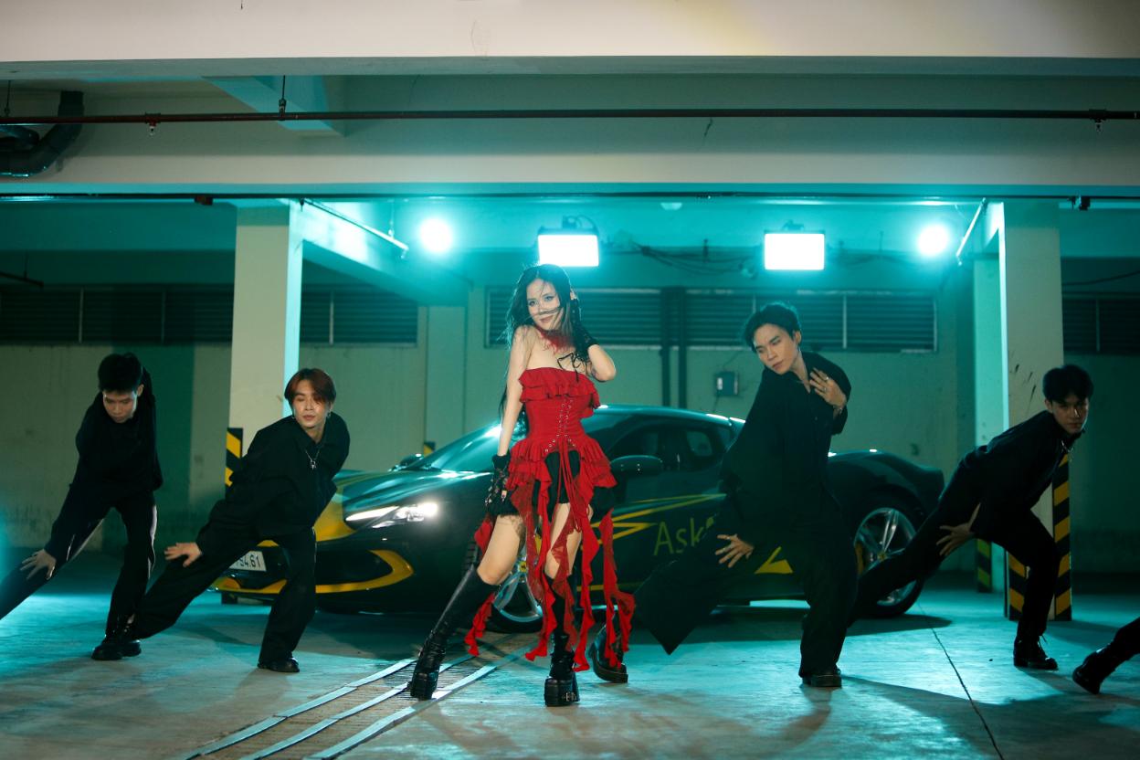Ca sĩ trẻ ChangMie 4 Ca sĩ ChangMie gây choáng khi lái siêu xe triệu đô trong MV mới