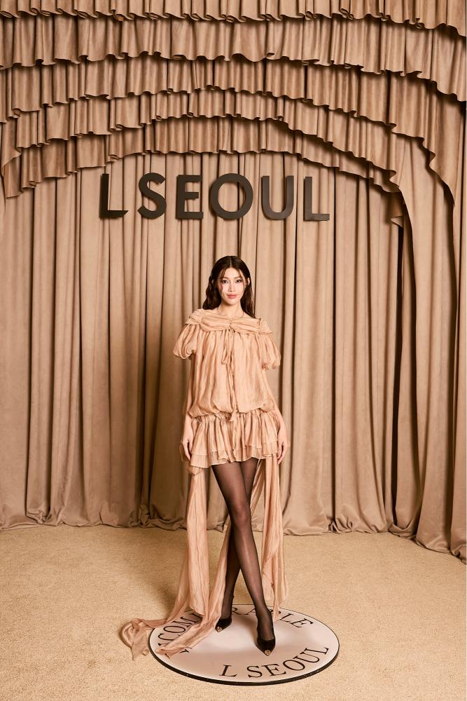 Chế Nguyễn Quỳnh Châu Dàn sao đình đám quốc tế đổ bộ thảm đỏ show thời trang L SEOUL
