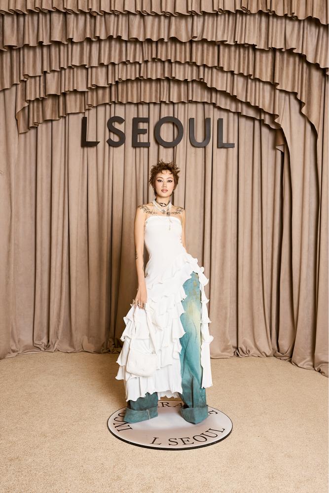 Pông Chuẩn Dàn sao đình đám quốc tế đổ bộ thảm đỏ show thời trang L SEOUL