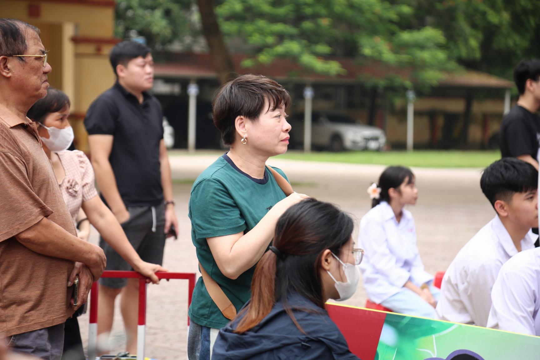 Mẹ Đức Phúc 1 Đức Phúc đưa mẹ đến Yên Bái khi tham gia chương trình Mái ấm gia đình Việt