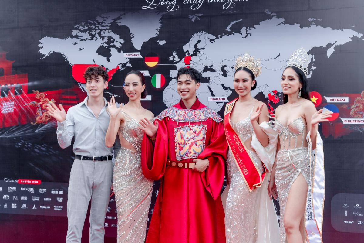 Nam vương Trần Đạt Hiển gây ấn tượng mạnh tại Vietnam International Junior Fashion Week 2024 2 Nam vương Trần Đạt Hiển gây ấn tượng mạnh tại Vietnam International Junior Fashion Week 2024