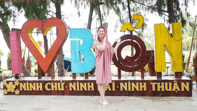  Nhà hàng Hải sản Gái Mập là nơi trải nghiệm ẩm thực tại vùng biển Ninh Chữ xinh đẹp