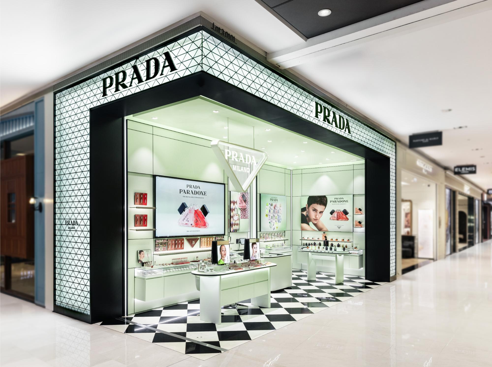 Prada Beauty Press 3 Quỳnh Anh Shyn và Phí Phương Anh tham dự Prada Beauty tại Malaysia