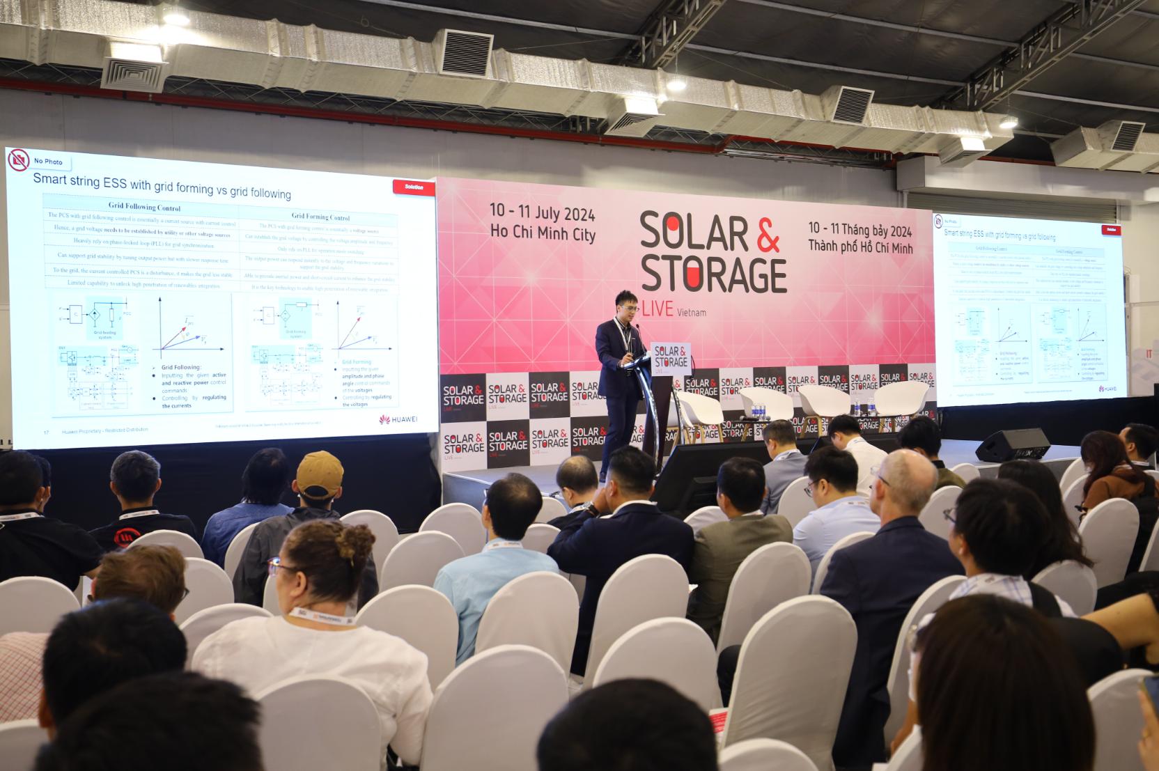 Solar Storage Live 2024 1 Huawei giới thiệu giải pháp tạo lưới Grid Forming, tháo gỡ thách thức cho hệ thống điện mặt trời