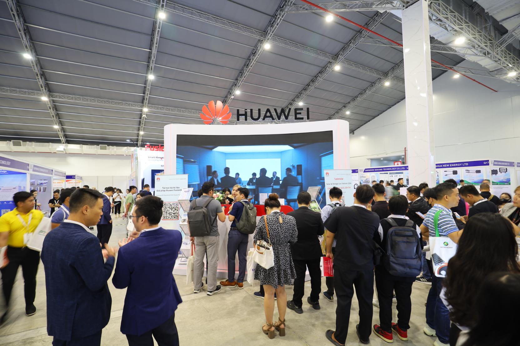 Solar Storage Live 2024 2 Huawei giới thiệu giải pháp tạo lưới Grid Forming, tháo gỡ thách thức cho hệ thống điện mặt trời