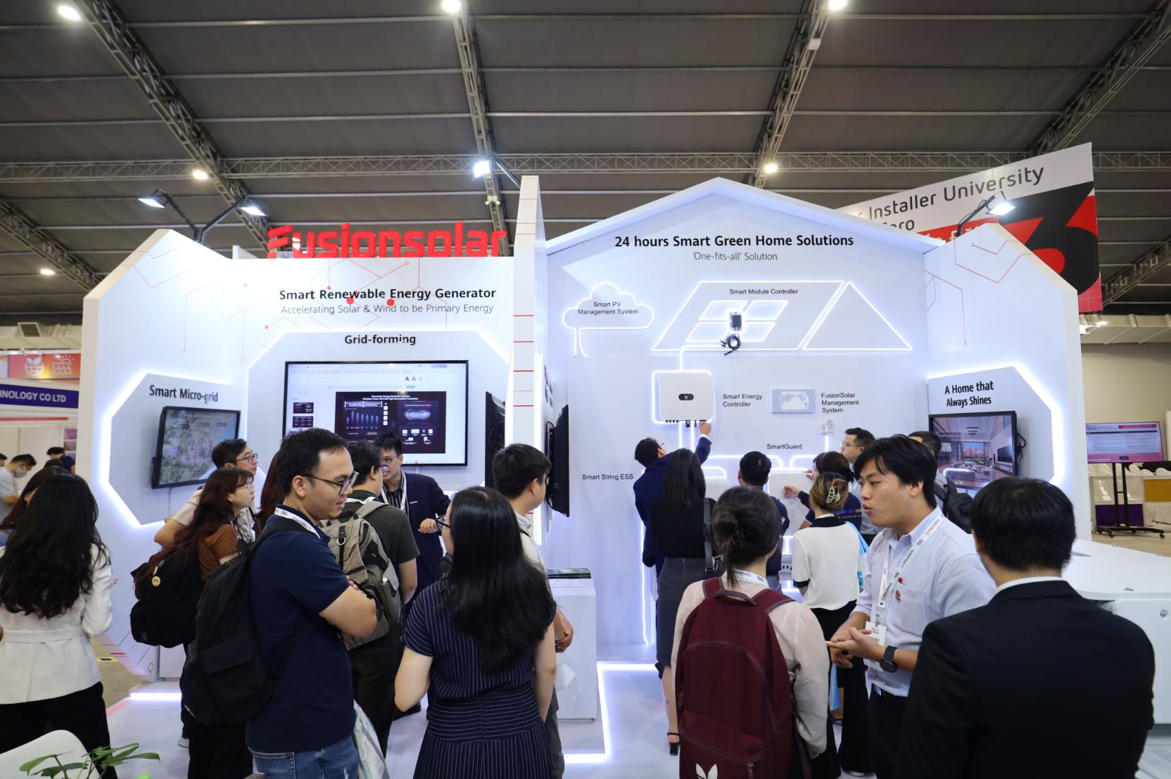 Solar Storage Live 2024 4 Huawei giới thiệu giải pháp tạo lưới Grid Forming, tháo gỡ thách thức cho hệ thống điện mặt trời