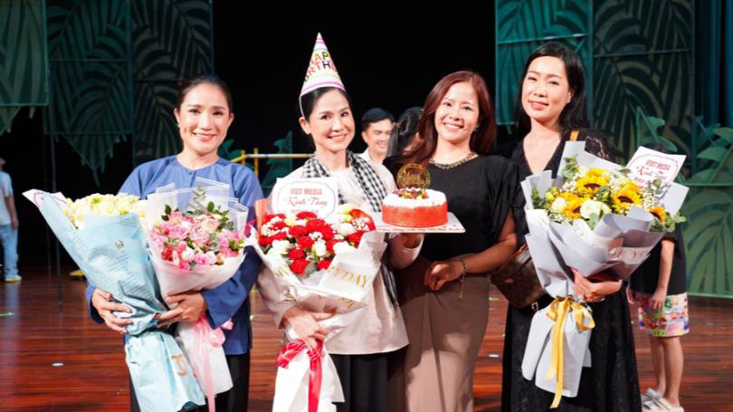 Trinh kim chi dao dien hai nguoi me 10 Hai Người Mẹ của NSND Trịnh Kim Chi nhận 5 giải tại Liên hoan Sân khấu Kịch nói Toàn quốc 2024
