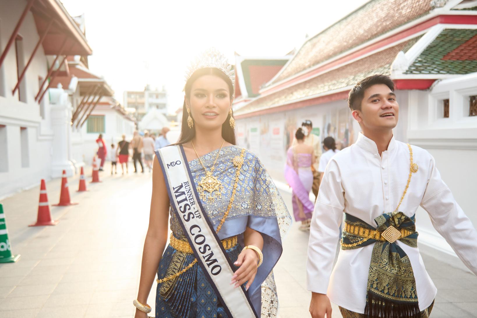 Á hậu Miss Cosmo 2024 Mook Karnruethai Tassabut 1 Á hậu Miss Cosmo 2024 Mook Karnruethai Tassabut bắt đầu chuyến homecoming trở về Thái Lan