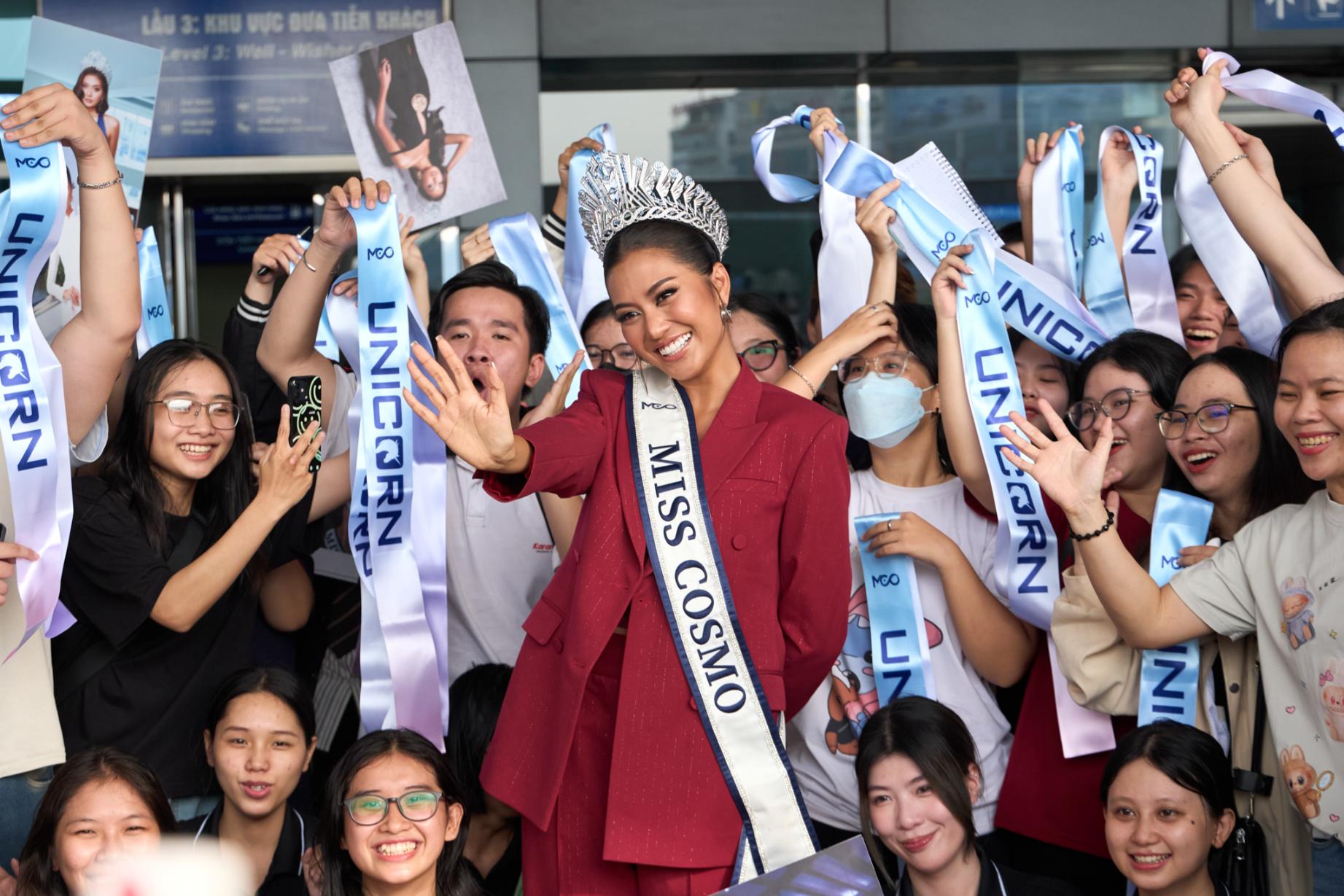 Miss Cosmo 2024 1 Miss Cosmo 2024 Ketut Permata Juliastrid bắt đầu chuyến homecoming về Indonesia