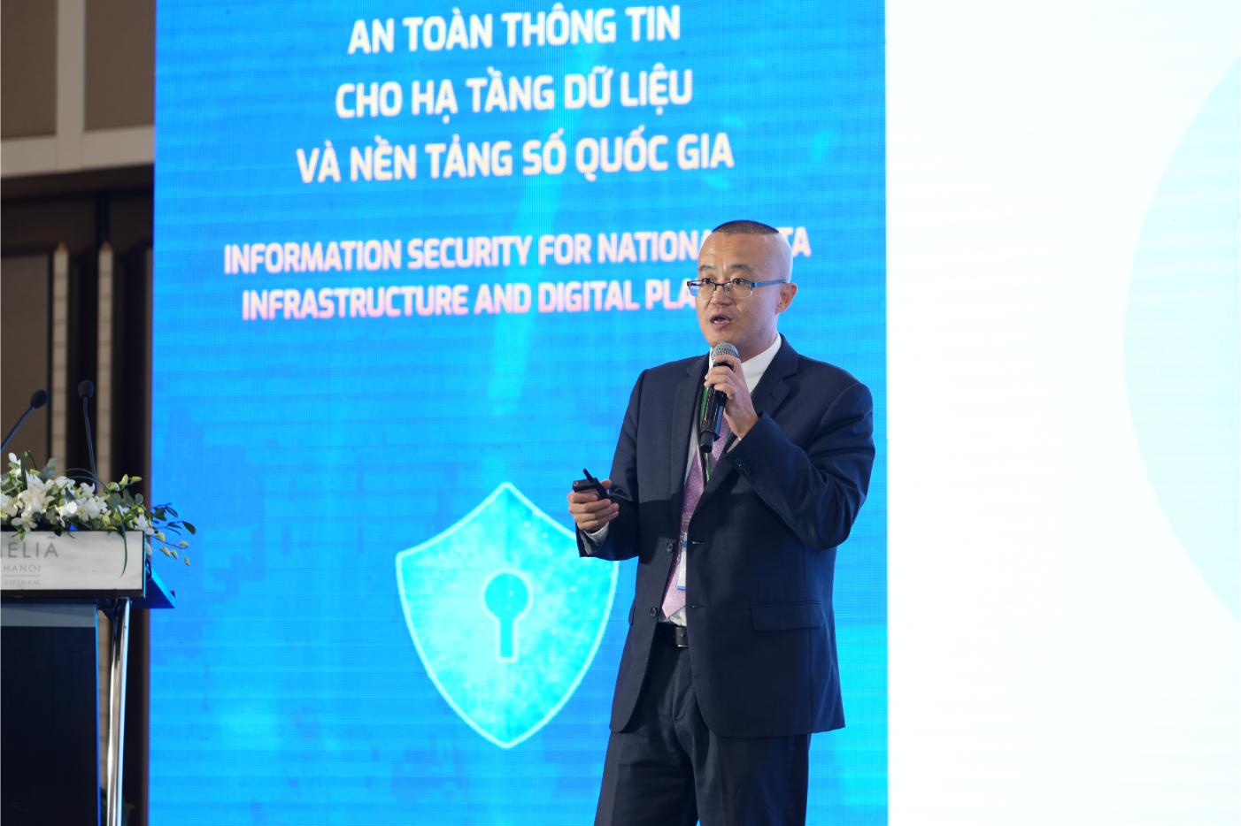 Ông Li Hai Giám đốc An ninh Bảo mật Quan hệ Chính phủ và Truyền thông của Huawei toàn cầu 2 Huawei chia sẻ các sáng kiến thúc đẩy niềm tin số tại Việt Nam