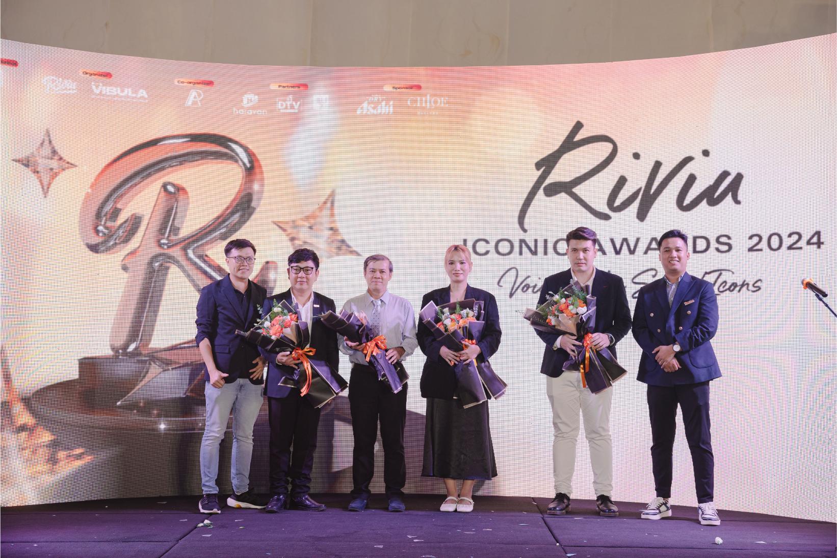 Gala trao giải Riviu Iconic Award 2024 5 Riviu Iconic Award 2024 vinh danh cá nhân, thương hiệu đóng góp tích cực cho cộng đồng