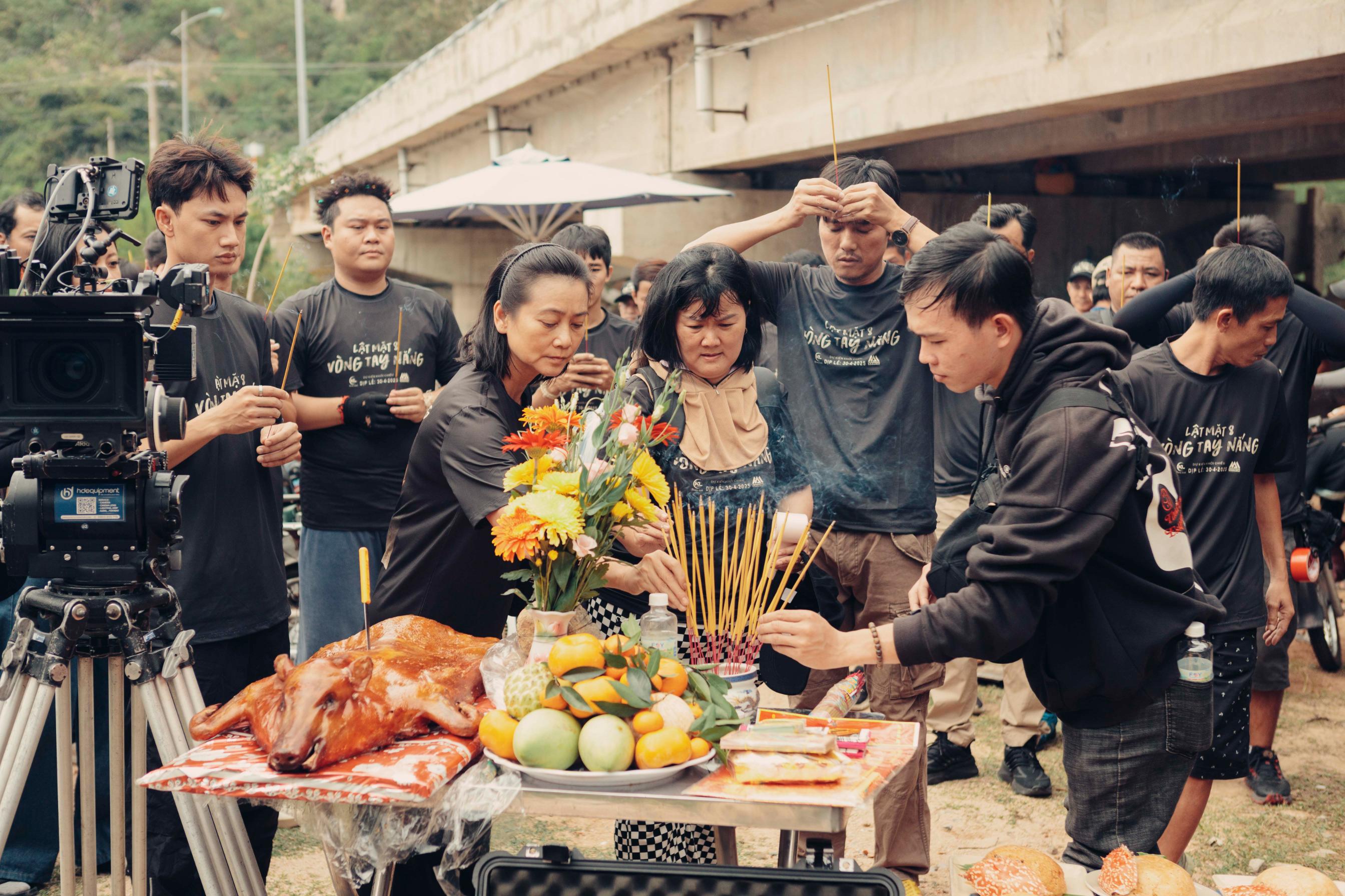 Lý Hải 7 Lật Mặt 8: Vòng Tay Nắng chính thức bấm máy, hé lộ bối cảnh ngày đầu ở Ninh Thuận