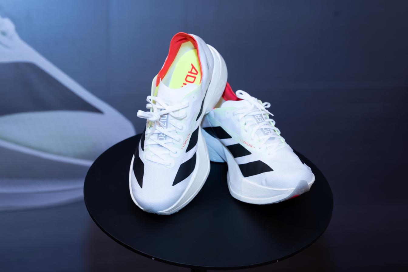 Adizero Adios Pro 4 3 adidas Việt Nam chính thức ra mắt dòng sản phẩm giày chạy bộ chuyên nghiệp Adizero Adios Pro 4