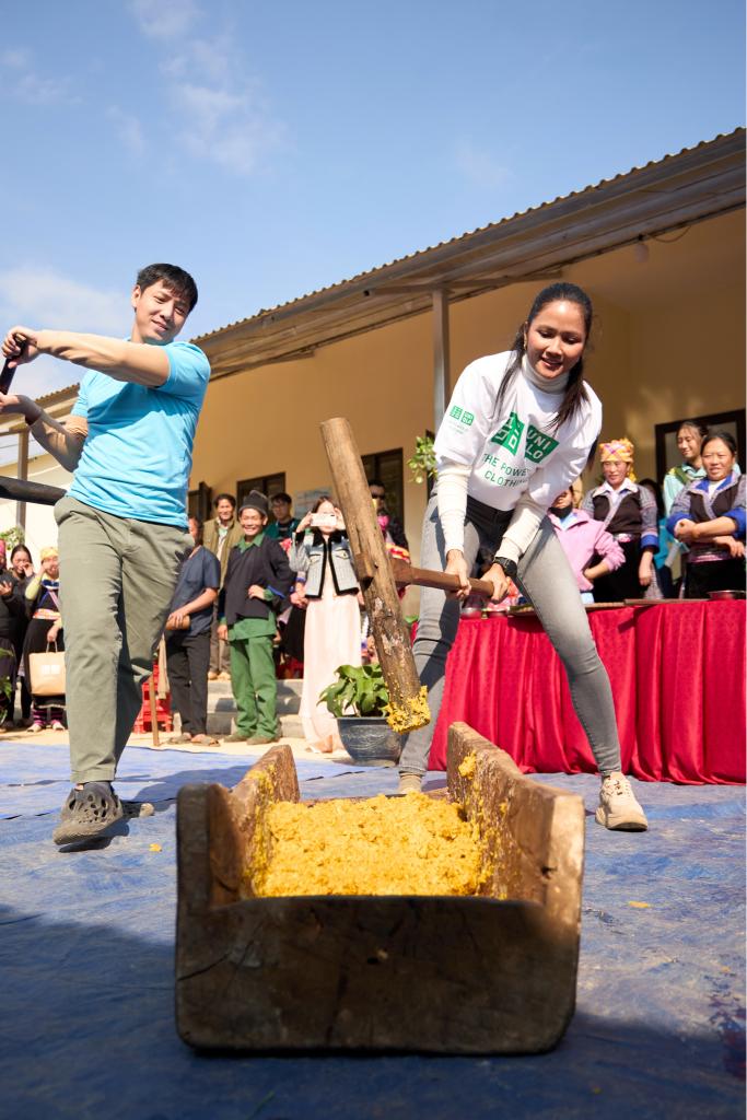 hhennie 3 Hoa hậu H’Hen Niê giã bột, làm bánh dày cùng bà con tại Yên Bái