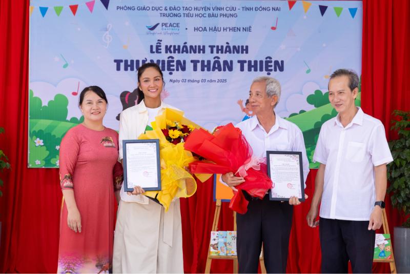 HHen Nie Khanh thanh thu vien than thien tai Dong Nai161 Hoa hậu H’Hen Niê khánh thành thư viện thân thiện thứ 12 tại Đồng Nai