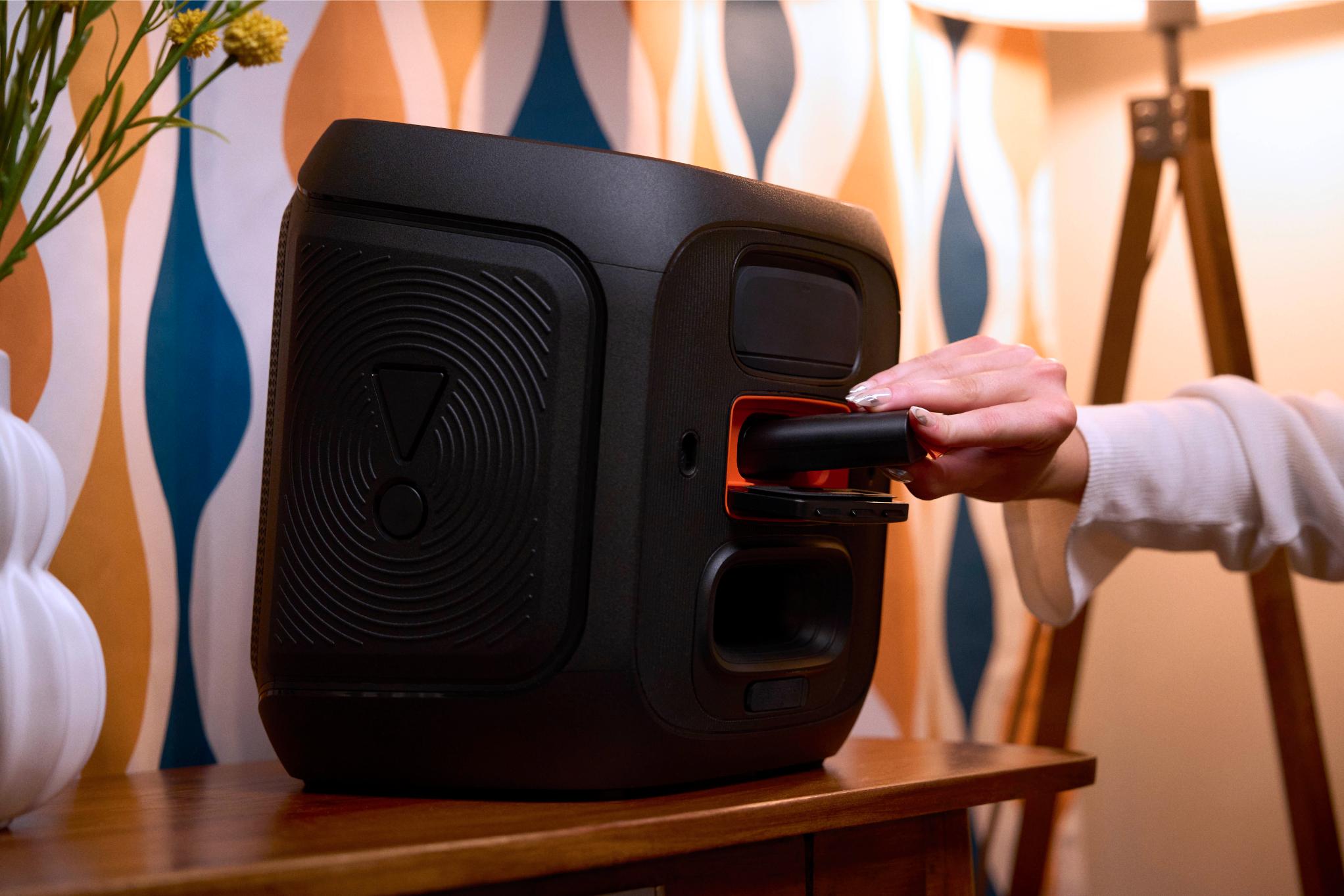JBL 3 JBL PartyBox Encore 2 chính thức ra mắt   Âm thanh tiệc tùng bùng nổ với AI Sound Boost và Auracast™