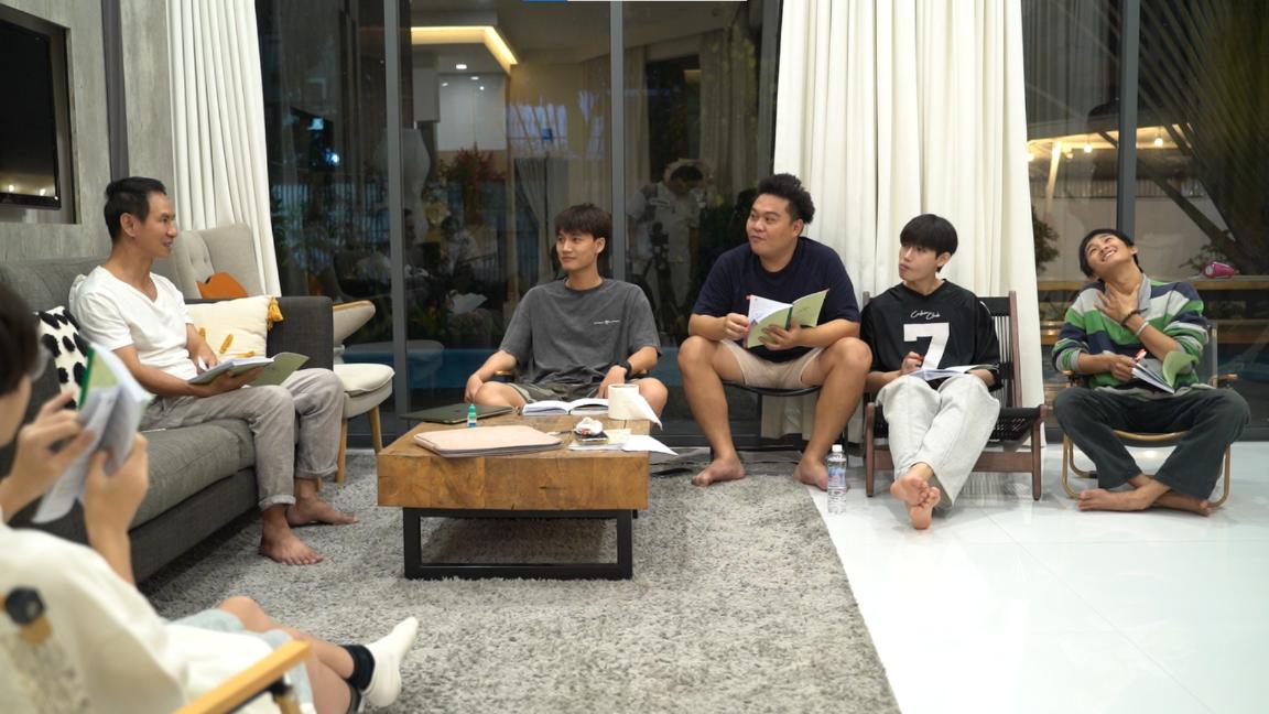 LẬT MẶT 8 VÒNG TAY NẮNG 3 Mãn nhãn với màn trình diễn đẳng cấp Idol quốc tế của Lật Mặt 8: Vòng Tay Nắng