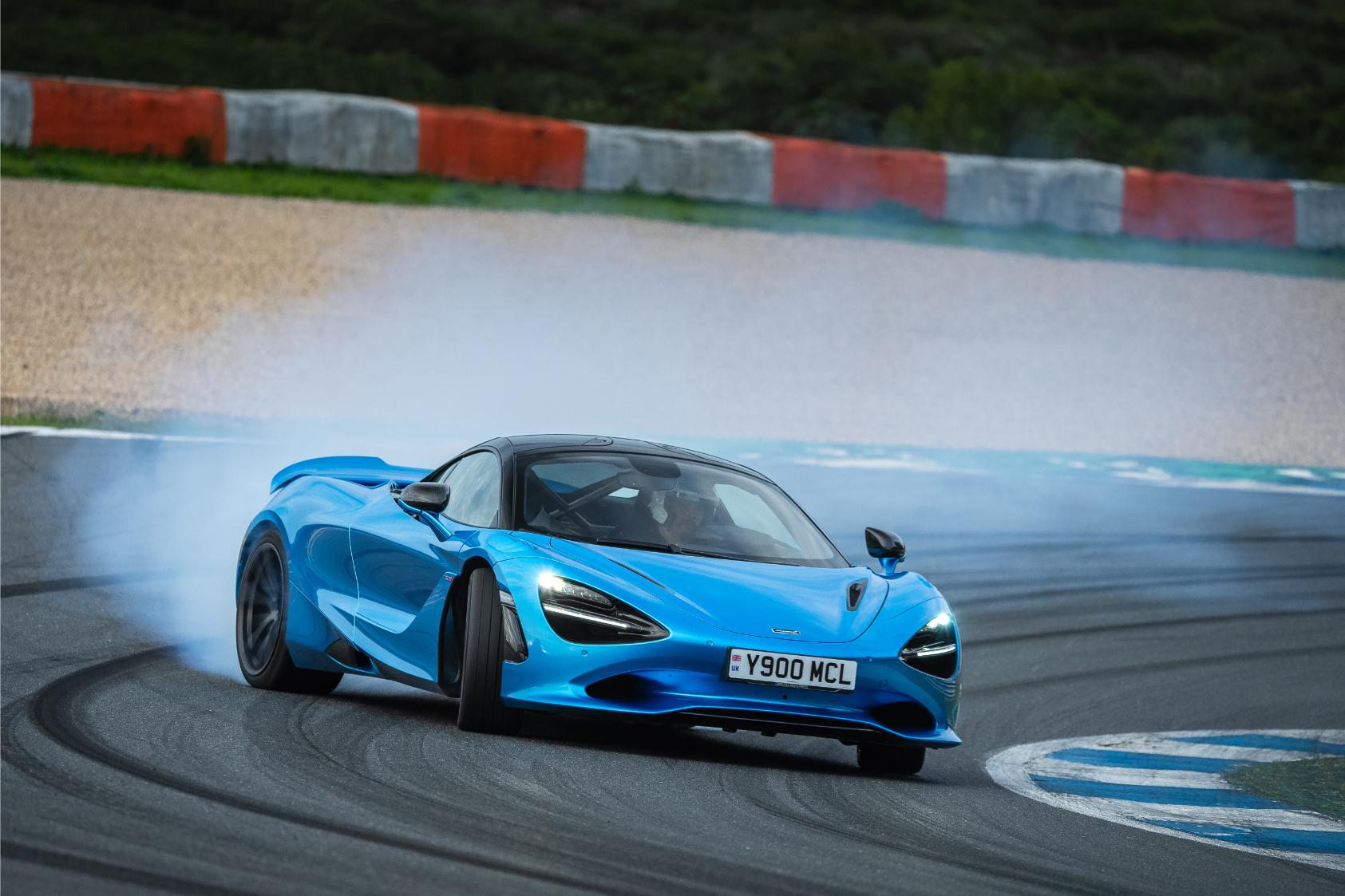 McLaren 750S phiên bản thường McLaren giới thiệu phiên bản 750S Le Mans kỷ niệm 30 năm chiến thắng giải đua Le Mans