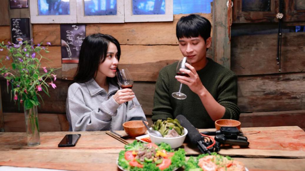 Mặt trời lạnh .1 Tú Vi sức khoẻ xuống dốc khi quay phim ‘Mặt trời lạnh’