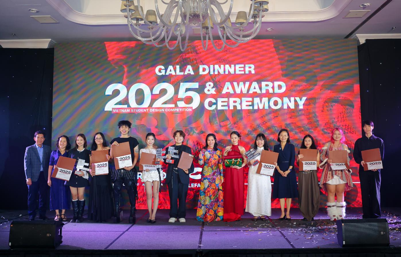 Lễ trao giải Real Leather. Stay Different. Vietnam 2025: Tài năng Việt ghi dấu ấn với chất liệu da thật Hiệp hội Da Da thuộc Hoa Kỳ 3 Lễ trao giải Real Leather. Stay Different. Vietnam 2025: Tài năng Việt ghi dấu ấn với chất liệu da thật