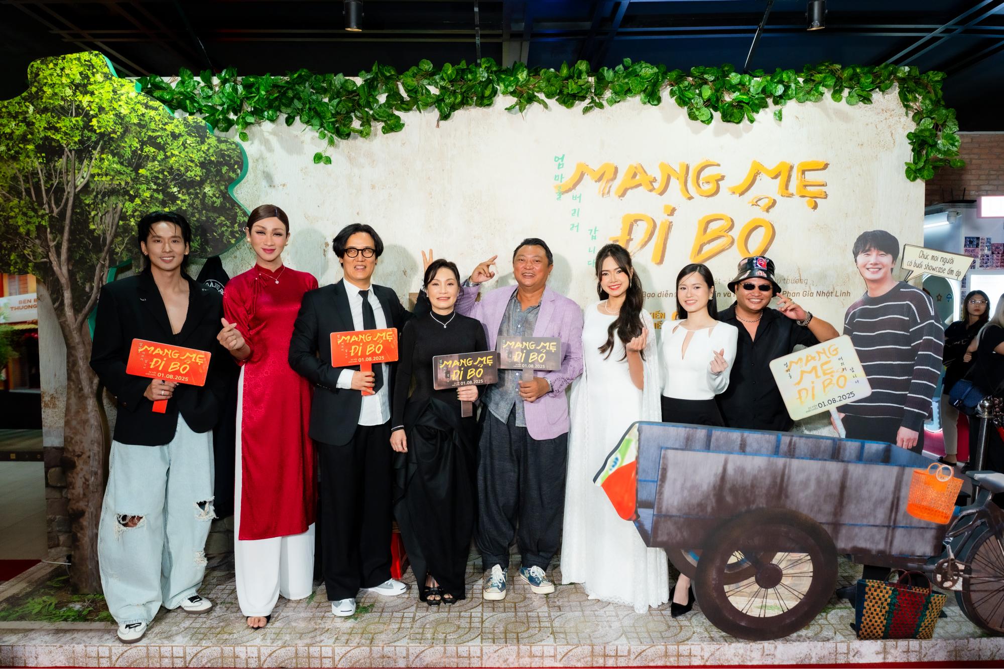 Hồng Đào lụi tim khán giả với màn hát chay Lệ Đá đầy cảm xúc 2 Hồng Đào lụi tim khán giả với màn hát chay Lệ Đá đầy cảm xúc
