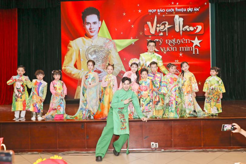 Nguyên Vũ ca khúc Việt Nam – Kỷ nguyên vươn mình 13 Nguyên Vũ xúc động ra mắt 34 ca khúc viết về 34 tỉnh thành Việt Nam sau sáp nhập