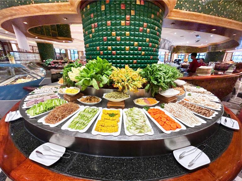 Quầy Rau Ẩm thực chay mùa Vu Lan đầy hấp dẫn tại Windsor Plaza