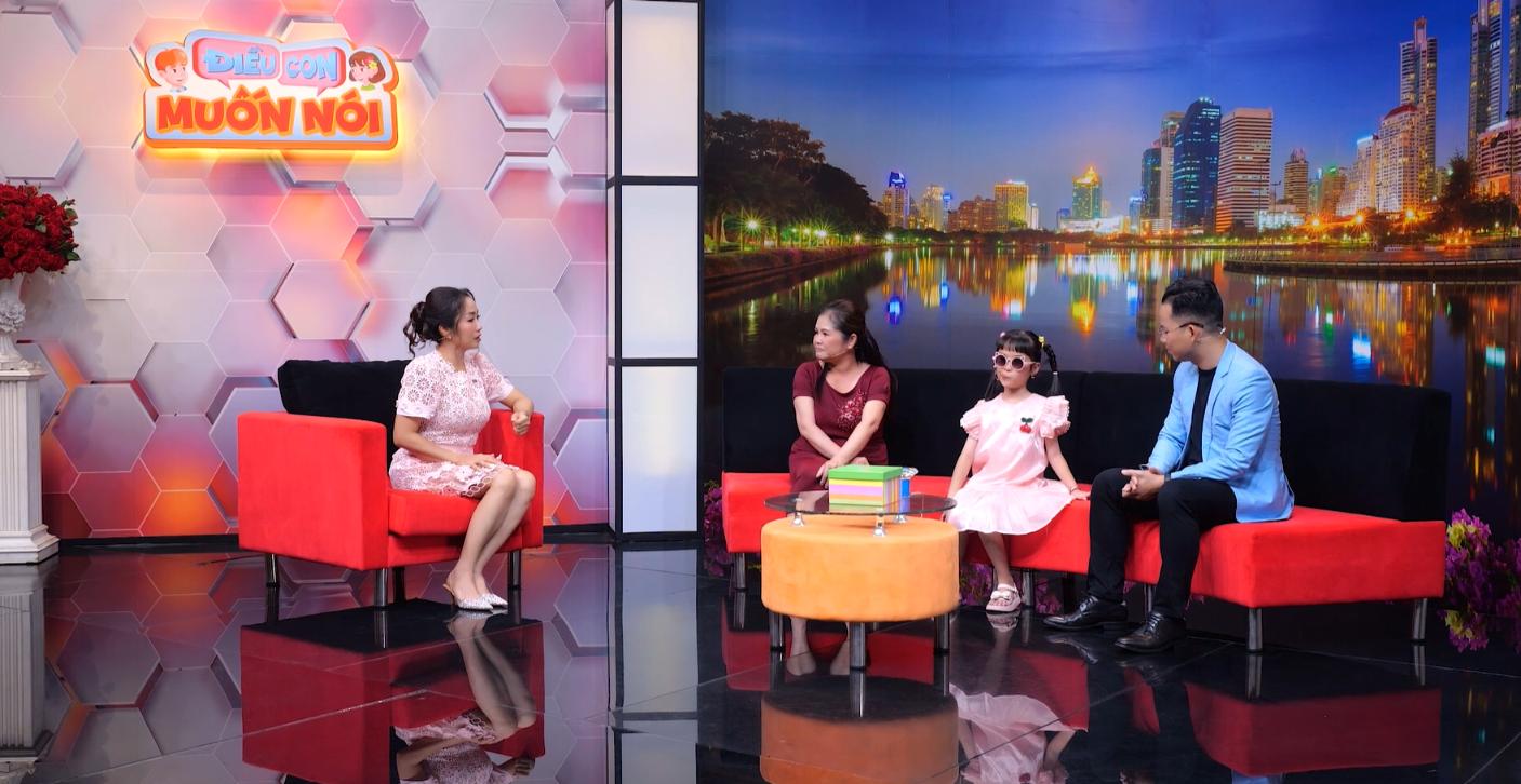 Điều Con Muốn Nói Ốc Thanh Vân rơi nước mắt trước cô bé khiếm thị 8 tuổi bị ba mẹ bỏ rơi từ khi mới sinh ra