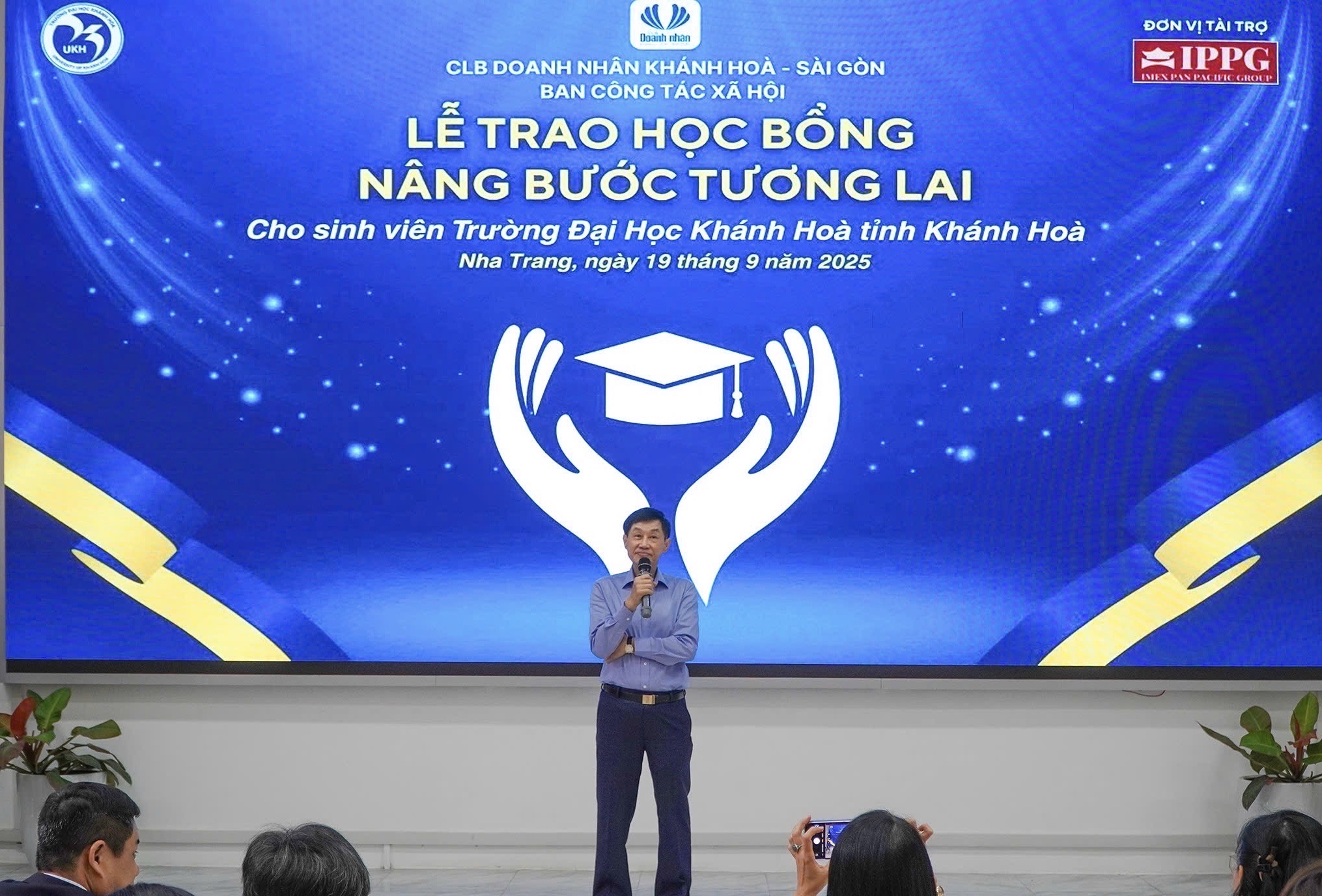  Nâng bước tương lai – Tấm lòng của ông Johnathan Hạnh Nguyễn – Chủ tịch Tập đoàn đồng IPP dành cho thế hệ trẻ Khánh Hòa