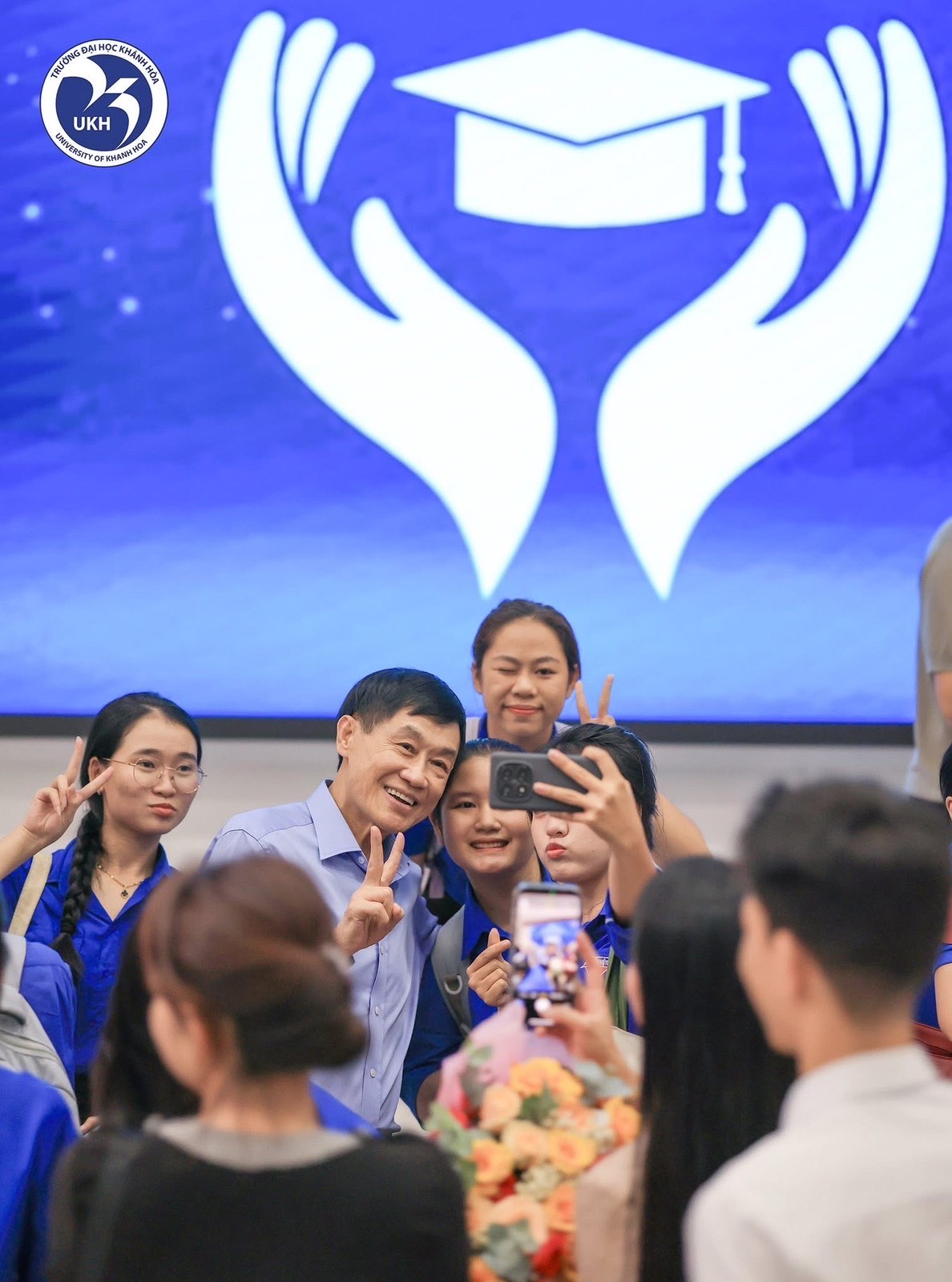  Nâng bước tương lai – Tấm lòng của ông Johnathan Hạnh Nguyễn – Chủ tịch Tập đoàn đồng IPP dành cho thế hệ trẻ Khánh Hòa