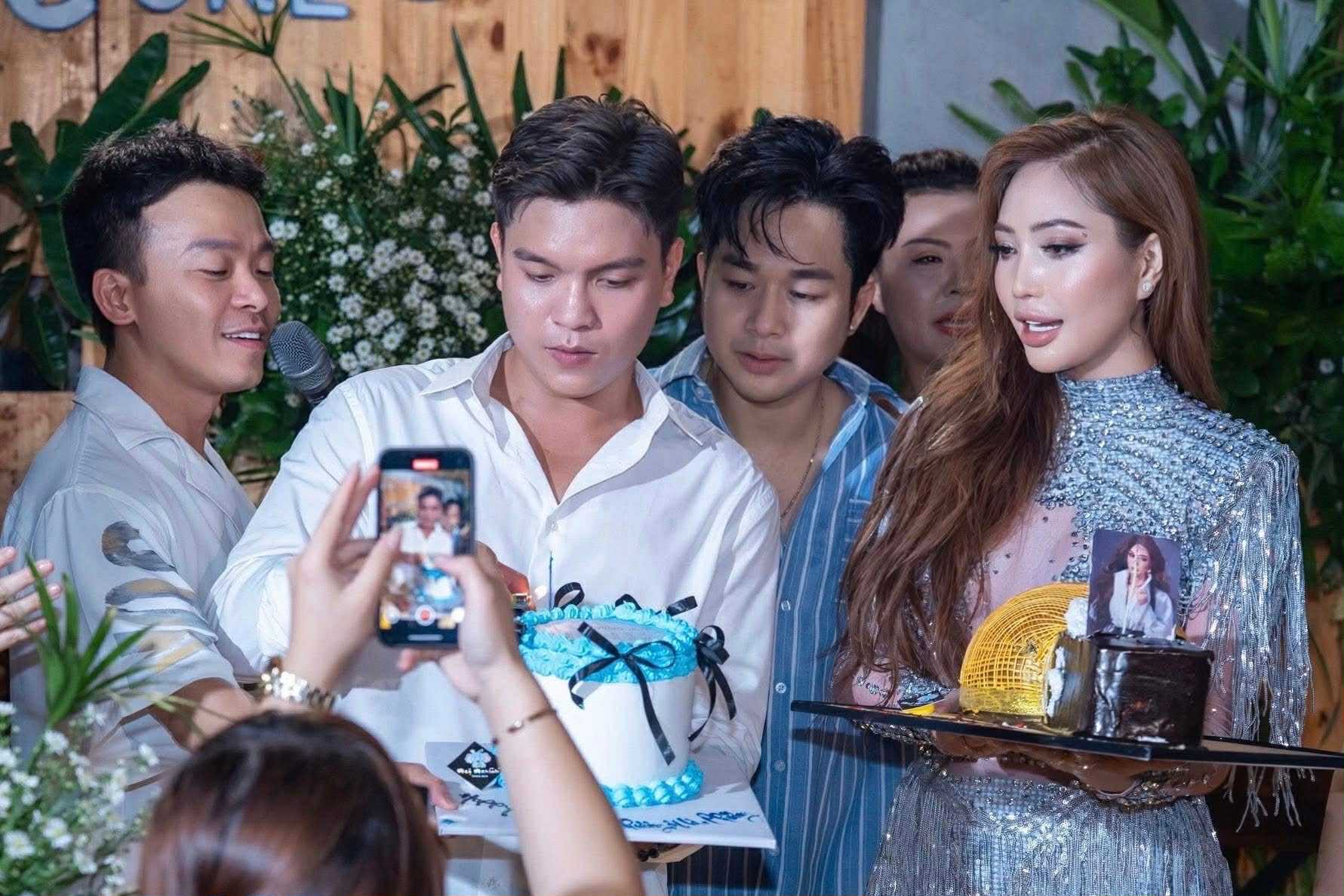  Ưng Hoàng Phúc hội ngộ Lương Gia Huy tại tiệc sinh nhật của ca sĩ Lâm Triệu Minh